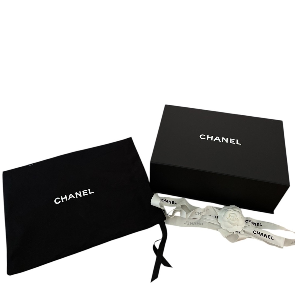 CHANEL Blue Quilted Shoulder Bag with Brushed Gold Hardware - Picture 13 of 15